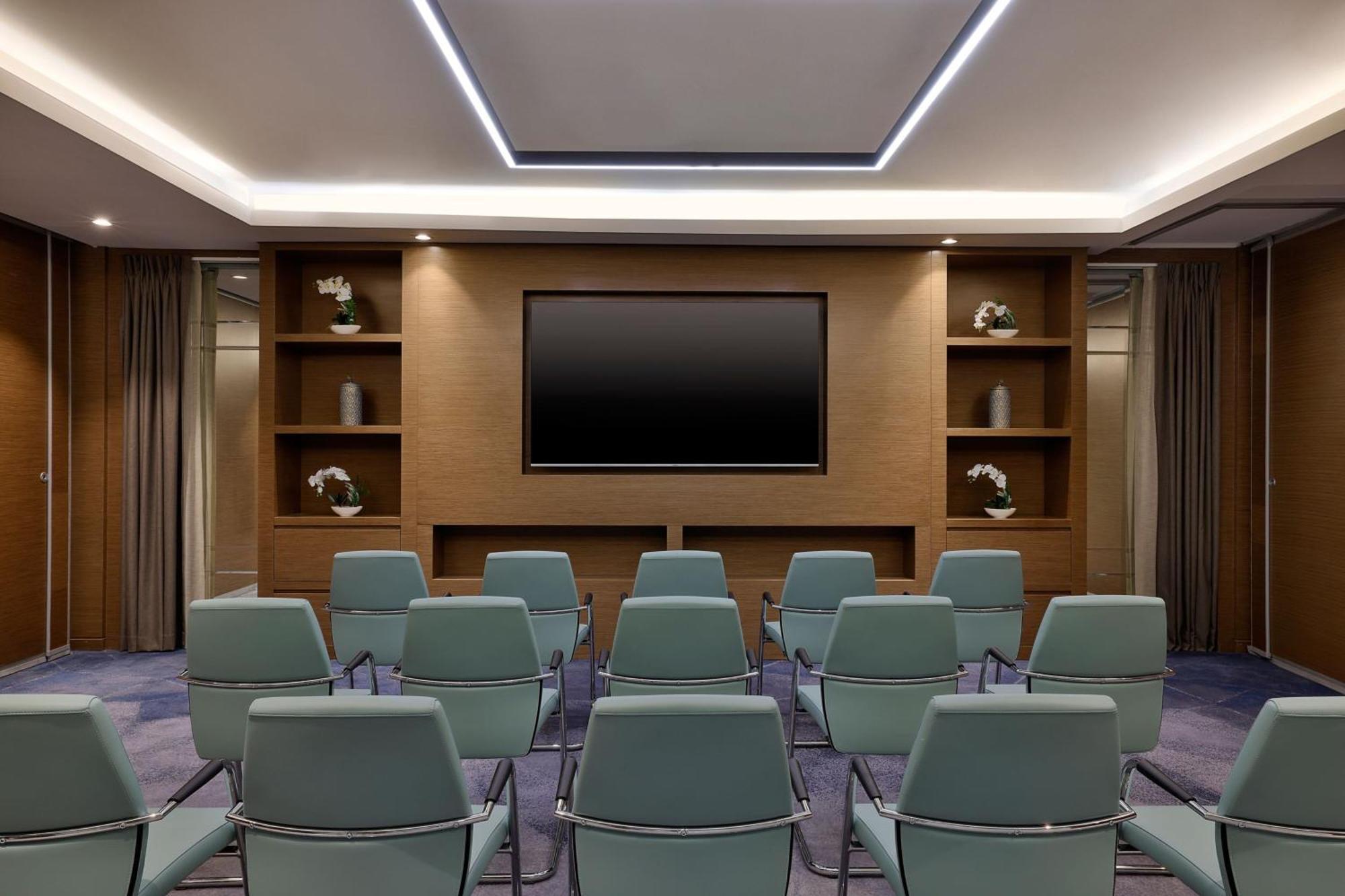 Hotel Courtyard By Marriott Northern Ring Road 4*